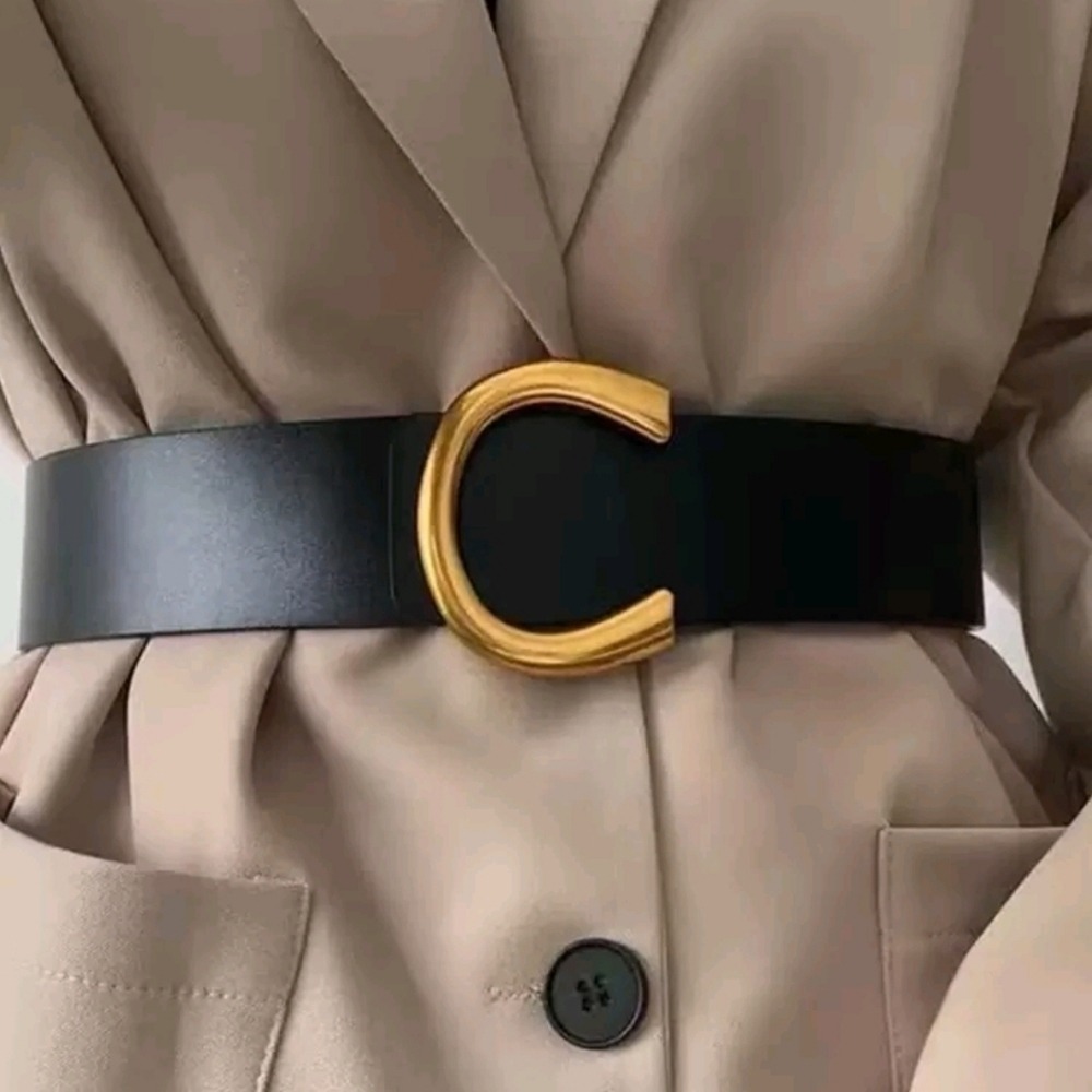Chic Black‎ faux Leather Belt with Oversized Gold-Tone Buckle For Woman